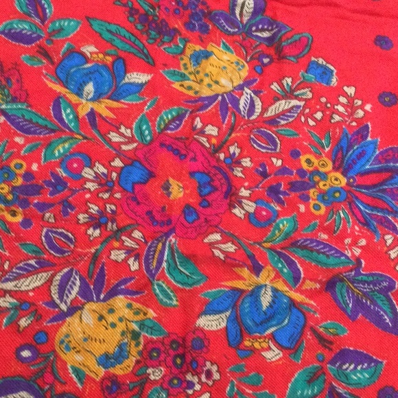 Jacqueline Ferrar 100% rayon scarf. Made in Italy. Big 30” square - Picture 5 of 5